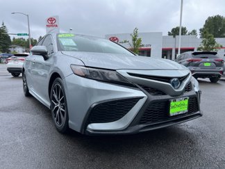 Used 2022 Toyota Camry SE image 1
