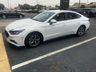 Used 2022 Hyundai Sonata SEL image 1