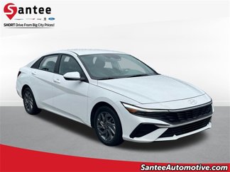 Used 2024 Hyundai Elantra SEL image 1