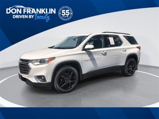 Used 2021 Chevrolet Traverse LT image 1