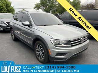 Used 2020 Volkswagen Tiguan SE image 1