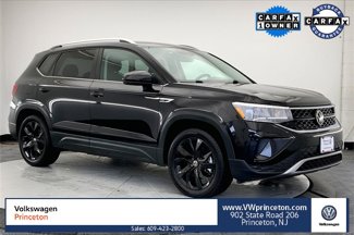 Certified 2022 Volkswagen Taos SE w/ IQ.Drive SE Package image 1