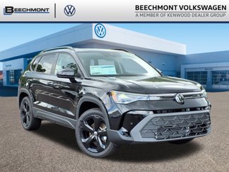 New 2025 Volkswagen Taos SE image 1