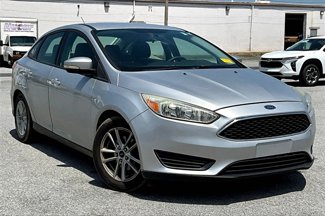 Used 2015 Ford Focus SE image 1