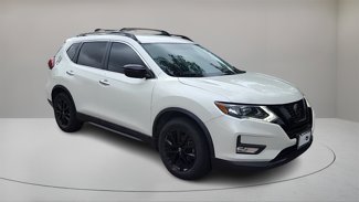 Used 2018 Nissan Rogue SV image 1
