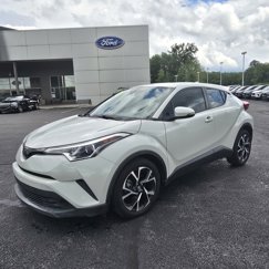 Used 2019 Toyota C-HR XLE image 1