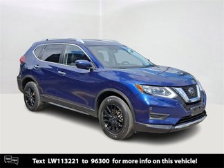 Used 2020 Nissan Rogue SV image 1