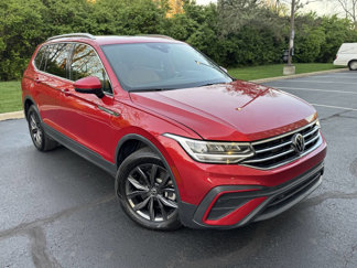 Used 2023 Volkswagen Tiguan SE image 1