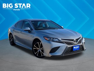 Used 2020 Toyota Camry SE image 1