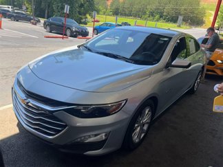 Used 2021 Chevrolet Malibu LT image 1