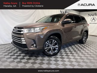 Used 2017 Toyota Highlander LE image 1
