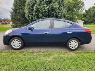 Used 2012 Nissan Versa SV image 1