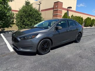 Used 2016 Ford Focus SE image 1