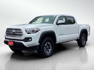 Used 2017 Toyota Tacoma TRD Off-Road image 1