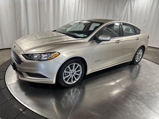 Used 2017 Ford Fusion SE image 1