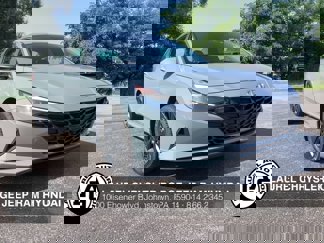 Used 2023 Hyundai Elantra Blue image 1