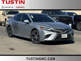 Used 2020 Toyota Camry SE image 1