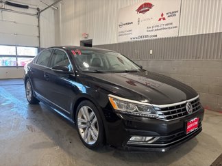 Used 2017 Volkswagen Passat 1.8T SE image 1