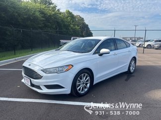 Used 2017 Ford Fusion SE w/ Fusion SE Technology Package image 1