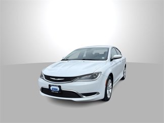 Used 2016 Chrysler 200 Limited image 1