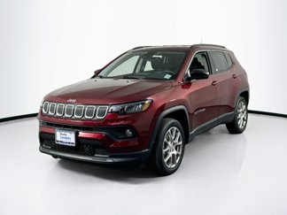 Used 2022 Jeep Compass Latitude image 1