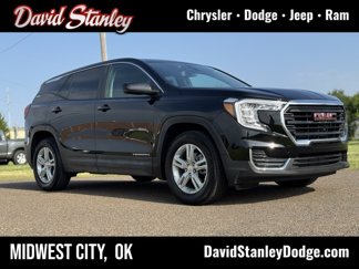 Used 2024 GMC Terrain SLE image 1