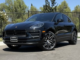 Used 2025 Porsche Macan image 1