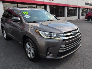 Used 2019 Toyota Highlander Limited image 1