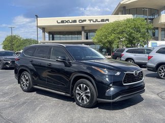 Used 2022 Toyota Highlander XLE image 1