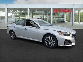 Certified 2024 Nissan Altima 2.5 SV image 1