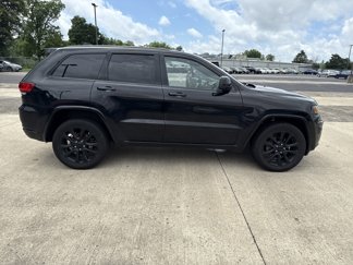 Used 2018 Jeep Grand Cherokee Altitude image 1