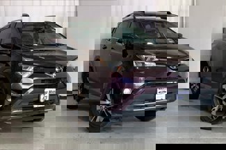 Used 2018 Toyota RAV4 XLE image 1