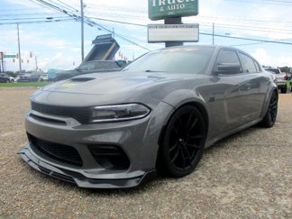 Used 2017 Dodge Charger R/T image 1