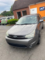 Used 2010 Ford Focus SES image 1