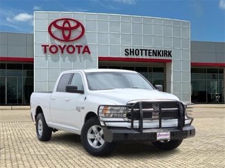 Used 2019 RAM 1500 Classic SLT image 1