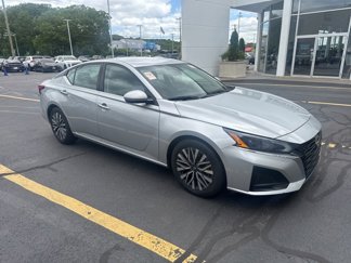 Used 2023 Nissan Altima 2.5 SV image 1