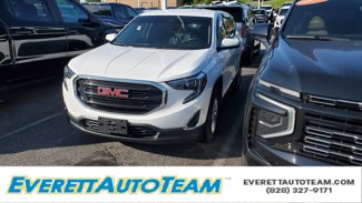 Used 2020 GMC Terrain SLE w/ LPO, Floor Liner Package image 1