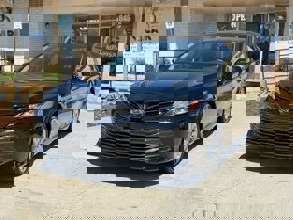 Used 2019 Toyota Camry LE image 1