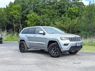 Used 2020 Jeep Grand Cherokee Altitude image 1
