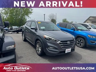 Used 2017 Hyundai Tucson SE image 1
