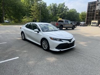Used 2020 Toyota Camry LE image 1