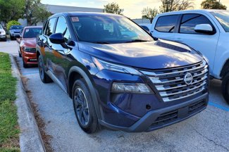Used 2024 Nissan Rogue SV image 1