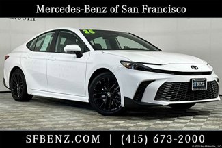 Used 2025 Toyota Camry SE image 1