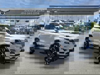 Used 2019 Lincoln MKC Reserve image 1