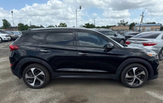 Used 2016 Hyundai Tucson Limited image 1