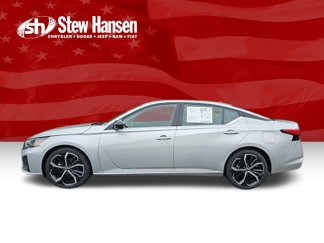 Used 2023 Nissan Altima 2.5 SR image 1