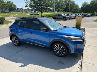 Used 2021 Nissan Kicks SR image 1