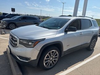Used 2017 GMC Acadia SLT image 1