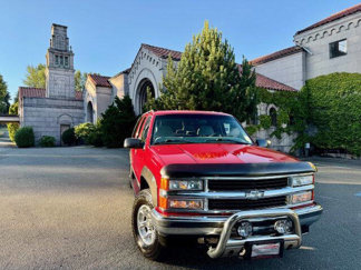 Used 1999 Chevrolet Suburban 4WD w/ Preferred Equipment Group 2 image 1