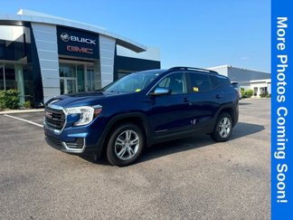 Used 2023 GMC Terrain SLE w/ Driver Convenience Package image 1